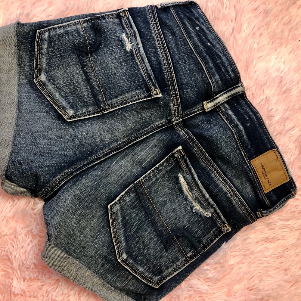 American Eagle distressed cuffed ne(x)t level stretch hi rise short. Never worn